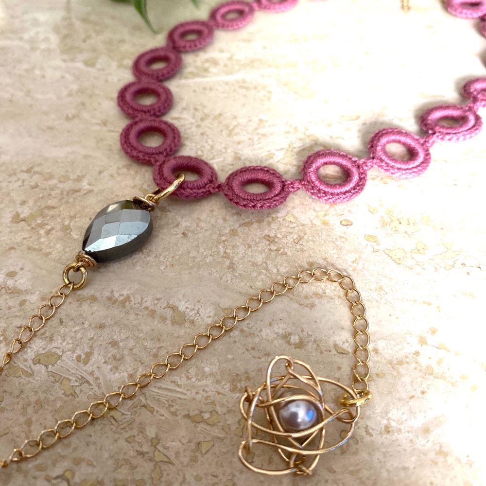 Rosé crochet choker with pendant